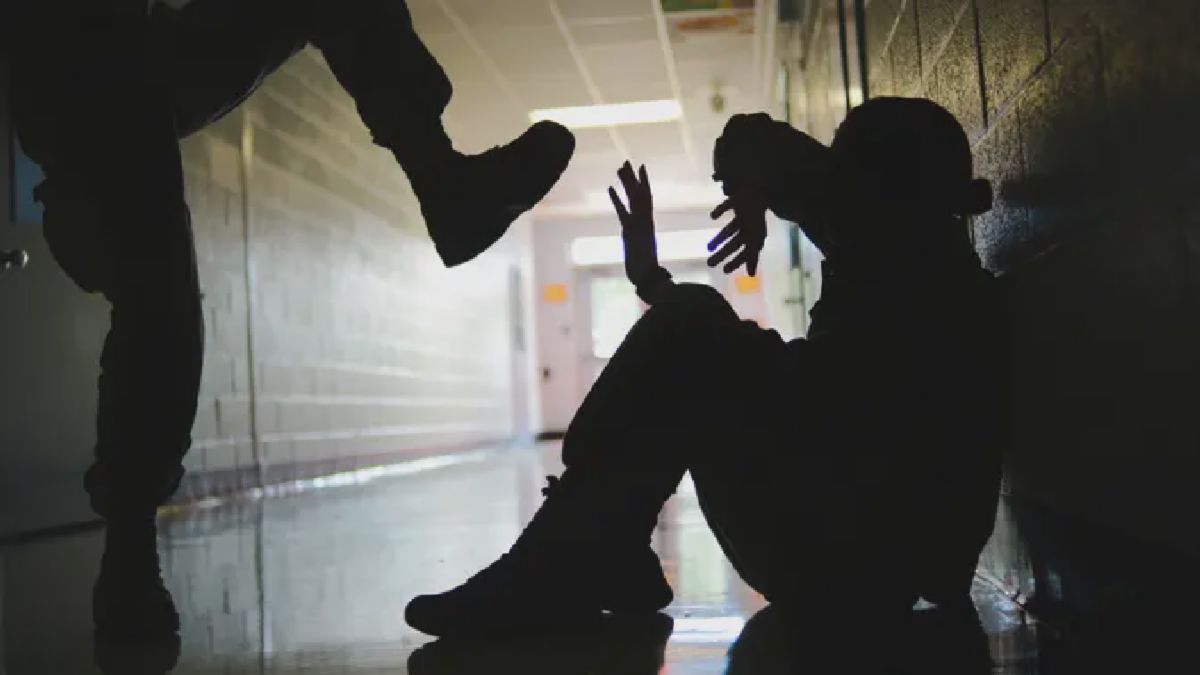 [KASUS] — Pelaku Bullying Sembilan Tahun Akhirnya Dijebloskan ke Penjara