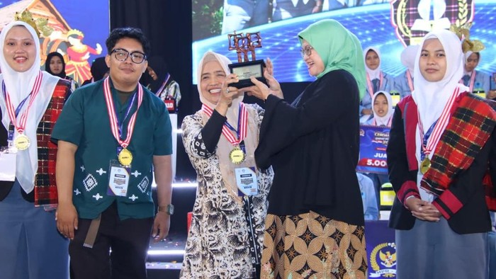 SMAN 1 Polewali Raih Tiket Nasional Lewat Kemenangan di LCC 4 Pilar MPR Sulawesi Barat