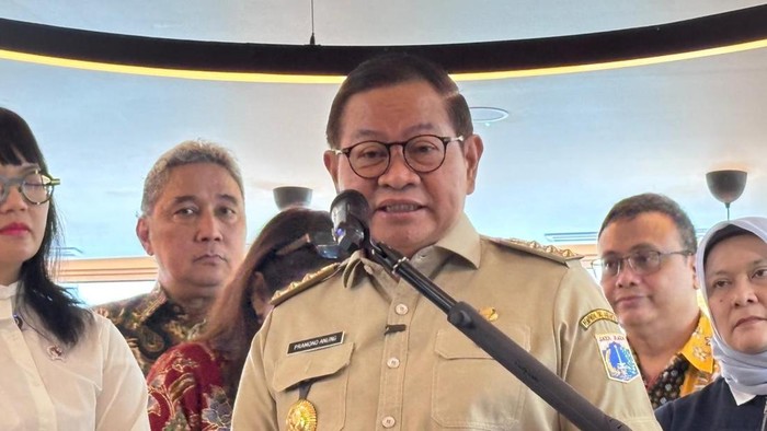 Viral Tumpukan Sampah di Kali Gendong Jakut, Ini Kata Pramono