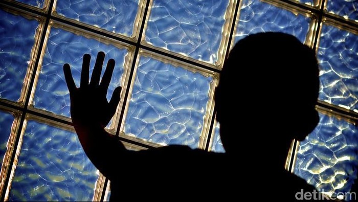 AYAH KANDUNG JUGA DITETAPKAN SEBAGAI TERSANGKA PENGANIAYAAN BOCAH DI BATAM, SEMPAT PURA-PURA MINTA BANTUAN