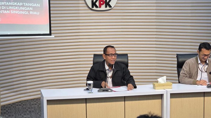 KPK: Bupati Kuansing Pernah Terima Suap Pajero Sport Saat Jabat Plt