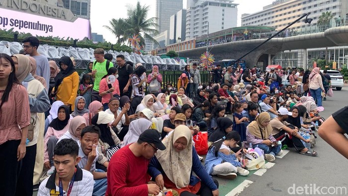 Warga Mulai Padati Bundaran HI Jelang Puncak Perayaan HUT Ke-499 Jakarta