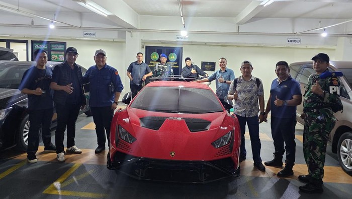 Bos Tambang Tersangka Kejagung Simpan Lamborghini di Gang, Kunci Dibuang ke Got