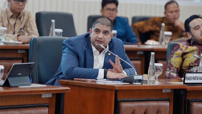 JAKARTA — Tingkat kepercayaan publik terhadap Kepolisian Negara Republik Indonesia (Polri) kembali menunjukkan tren positif dengan capaian 82,4 persen berdasarkan survei terbaru Litbang Kompas. Angka ini menuai apresiasi dari Anggota Komisi IV DPR RI, Rajiv, yang menilai hasil tersebut sebagai cerminan pengakuan nyata masyarakat terhadap kinerja institusi Bhayangkara.