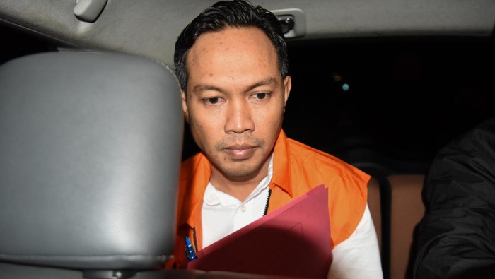 Bupati Cilacap Nonaktif Ajukan Praperadilan, Minta Status Tersangka Pemerasan Dibatalkan