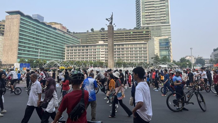 CFD Bundaran HI Kembali Digelar, Warga Antusias Berolahraga dan Berburu Kuliner