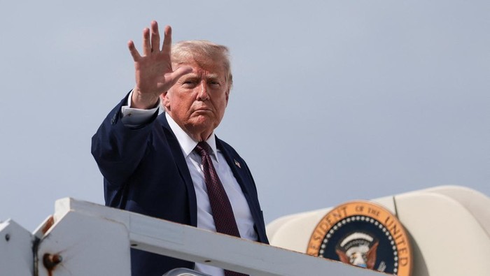 Trump Beri Jaminan: Iran Tak Akan Pungut Biaya Kapal di Selat Hormuz