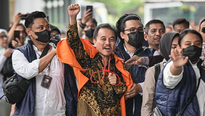 Roy Suryo-Tifa Resmi Diserahkan ke Jaksa, Berkas Dugaan Fitnah Ijazah Jokowi Lengkap
