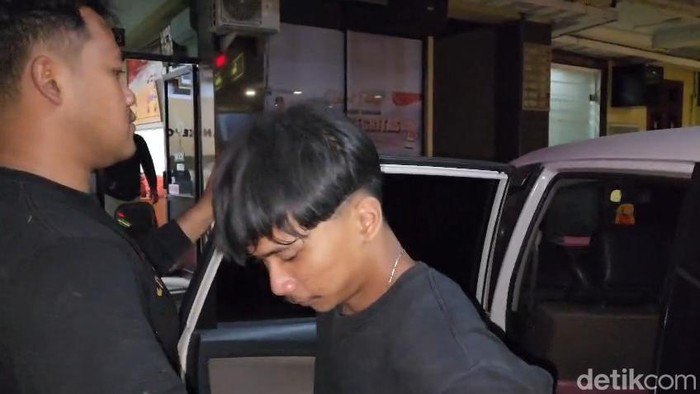 Pacar Bunuh Gadis Lumajang Pakai Celana Jin, Berdalih Sakit Hati Usai Cekcok