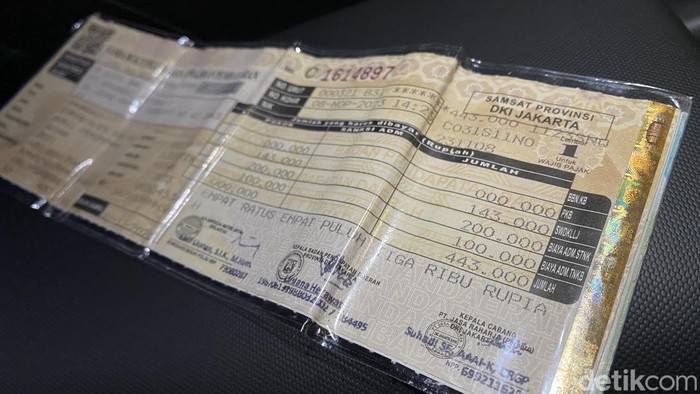 Kenapa Harus Ada Dua Lembaran Kertas di STNK, Ternyata Ini Bedanya