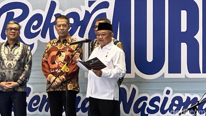 Mengenang Warisan Pendidikan Soeharto: Beasiswa Supersemar dan SD Inpres dalam Kenangan Mendikdasmen