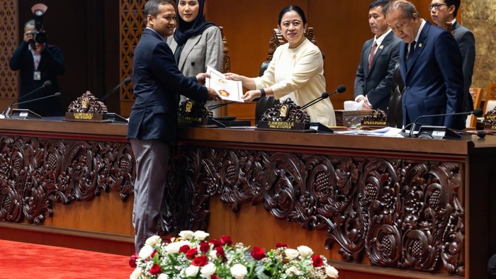 Puan Maharani Pimpin Sidang Paripurna DPR: LHP LKPP 2025 dan Naturalisasi Dua Pesepakbola Jadi Agenda Utama