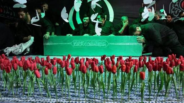 PM Pakistan hingga Menlu Afghanistan Hadiri Pemakaman Ali Khamenei