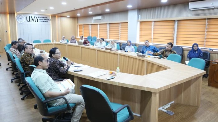 DPR dan UMY Gelar FGD: Regulasi Jadi Kendala Utama Perguruan Tinggi Swasta