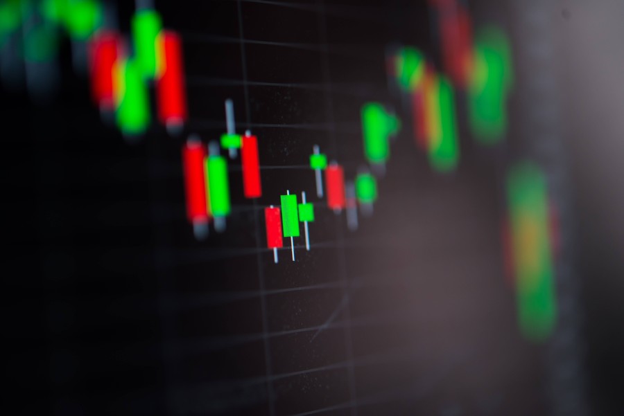 IHSG Ditutup Menguat Ditopang BBRI dan DCII, Investor Asing Masih Catat Jual Bersih