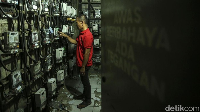 PLN Buka-bukaan Alasan Sejumlah Wilayah Jawa Alami Pemadaman Listrik