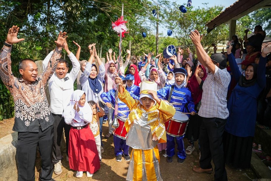 Prabowo Beri Alat Drumben untuk SDN Sukabumi Usai Viral Pakai Barang Bekas