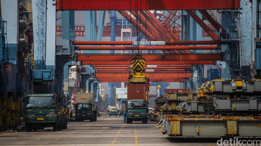 Rekor 6 Tahun Surplus Terhenti: Neraca Perdagangan Indonesia Catat Defisit pada Mei 2026