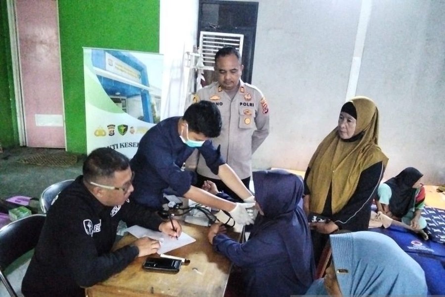 Respon cepat ditunjukkan jajaran Kepolisian Resor Kota (Polresta) Tangerang dalam menangani dampak kebakaran yang meland
