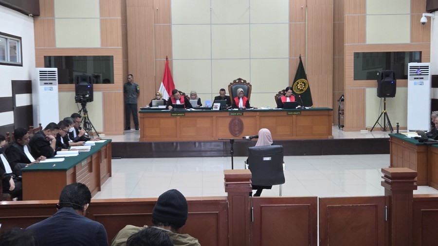 Sidang Perdana Kasus Tuduhan Ijazah Palsu, dr Tifa Didakwa Fitnah dan Cemarkan Nama Baik Jokowi