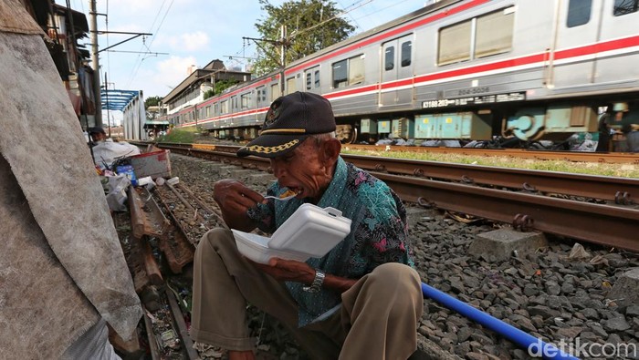 Pemerintah Targetkan Penurunan Kemiskinan hingga 6,5 Persen pada 2027