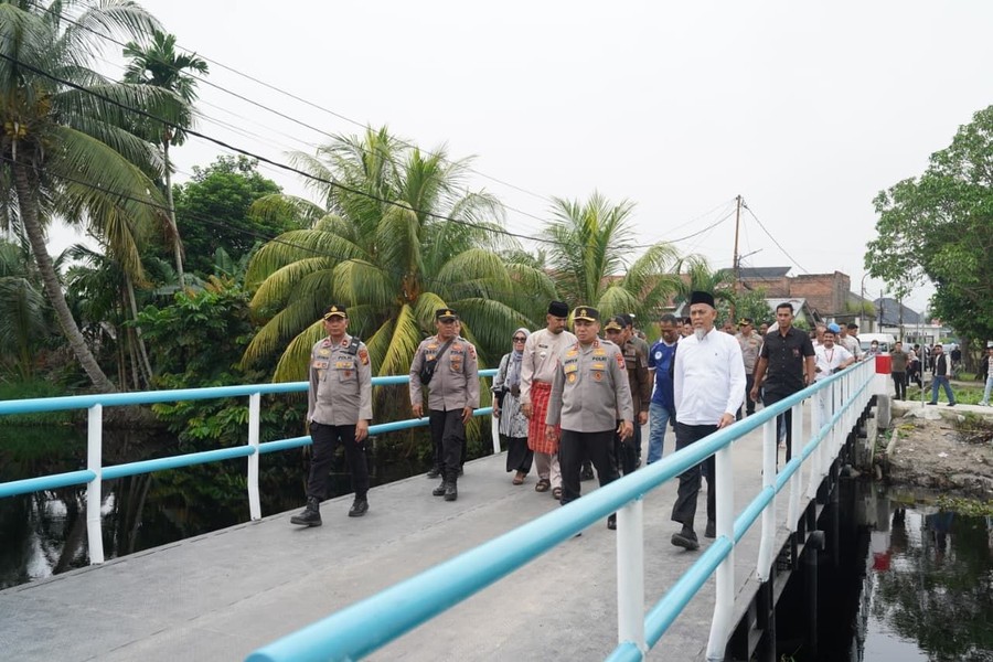 Kapolda Riau Cek Jembatan Merah Putih di Dumai, Apresiasi Dedikasi Jajaran