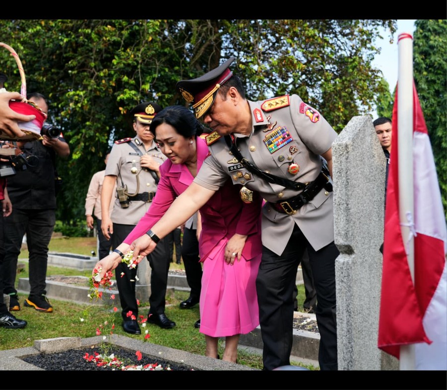 Wakapolri Pimpin Ziarah Nasional di TMP Kalibata Jelang Peringatan Hari Bhayangkara ke-80