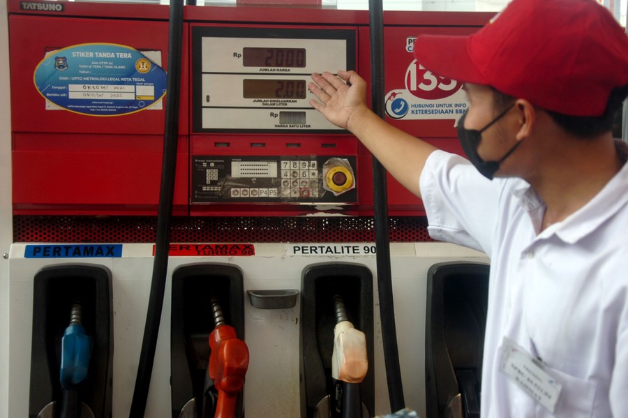 Jaga-jaga Pertalite Diserbu Usai Pertamax Naik, Pasokan ke SPBU Digenjot