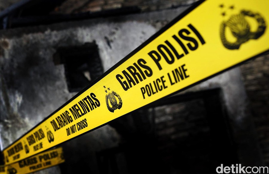 Polisi Razia Warung Kelontong di Puncak Bogor, Sita 80 Botol Miras