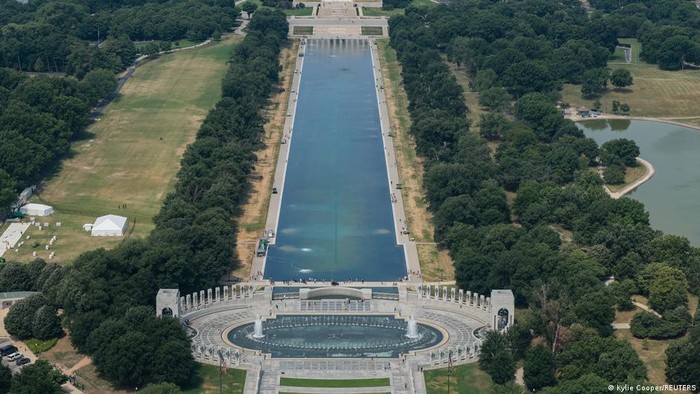 Trump Ancam Hukuman Penjara 10 Tahun untuk Pelaku Vandalisme Kolam Ikonik Monumen Lincoln