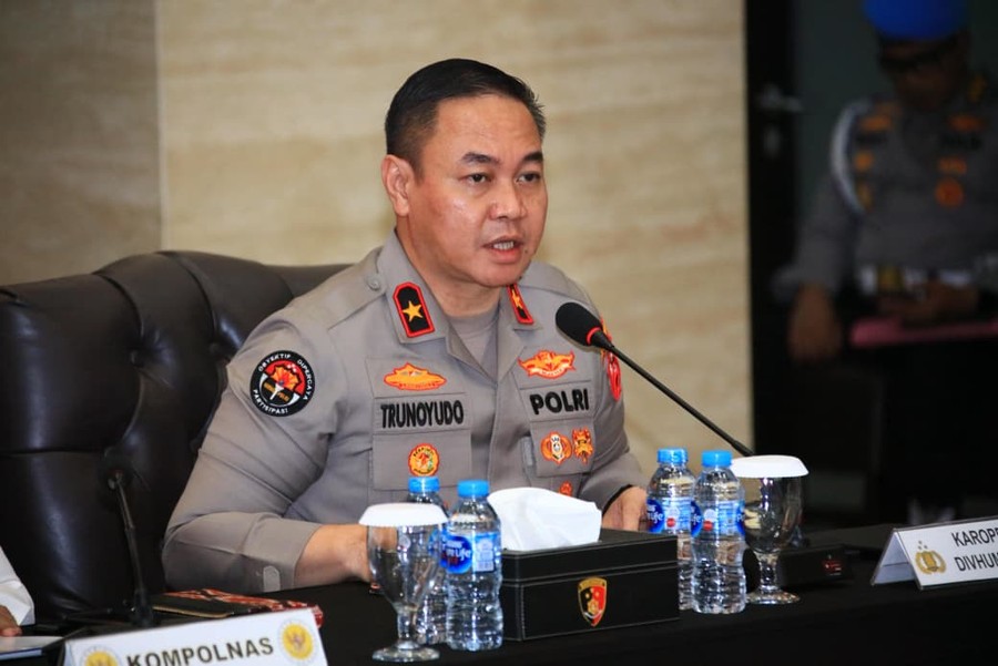 Jakarta  - Kepolisian Negara Republik Indonesia (Polri) menggelar mutasi besar-besaran yang melibatkan 1.121 personel, t