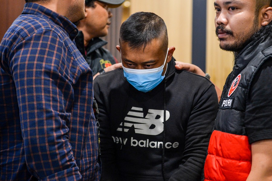 Taufik Hidayat Ditangkap Polisi, Bukan Menyerahkan Diri