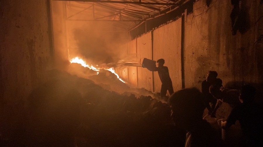 Kebakaran Hebat Melanda Pabrik Mainan di Medan, Api Berkobar Lebih dari 6 Jam