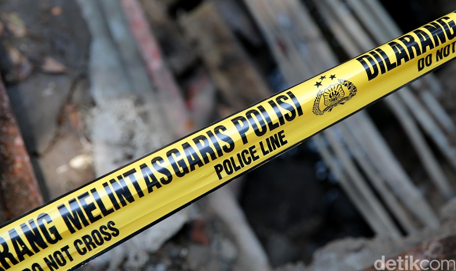 Polisi Usut Viral 3 Pria Diduga Curi Baterai Tower di Bogor
