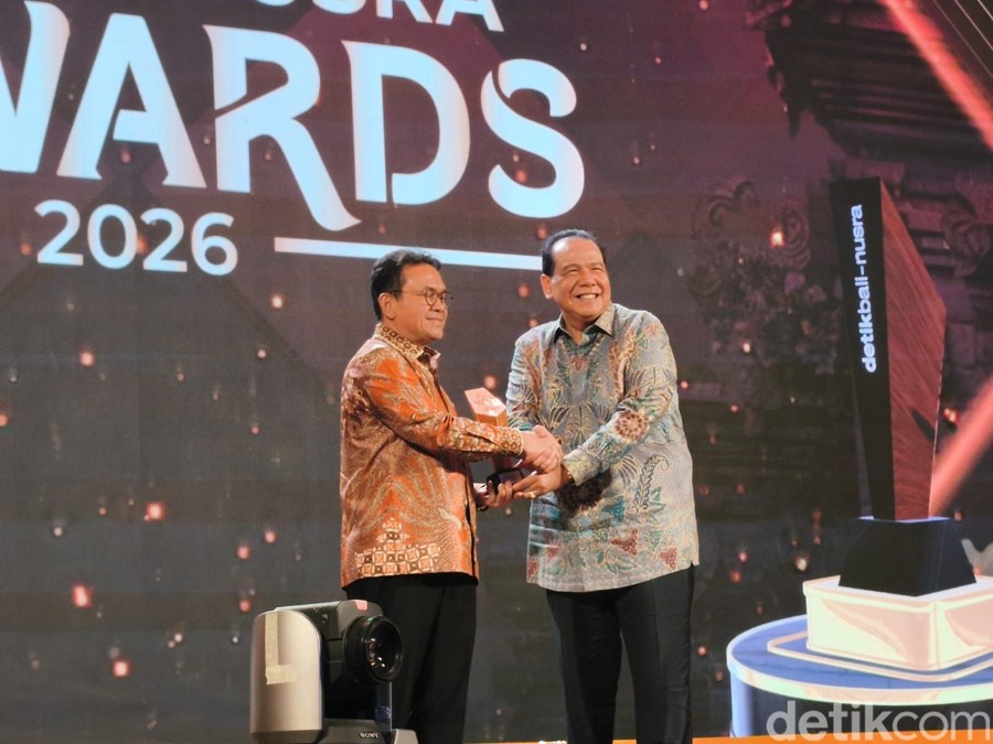 Menteri Perdagangan Budi Santoso Diganjar Penghargaan Tokoh Penggerak Ekonomi Desa Mandiri di Ajang Tahunan Bali-Nusra