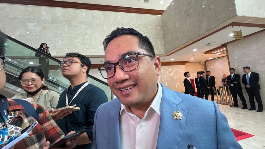 Bupati Kuansing Tersangka KPK, Komisi II DPR Soroti Kesenjangan Gaji dan Biaya Politik