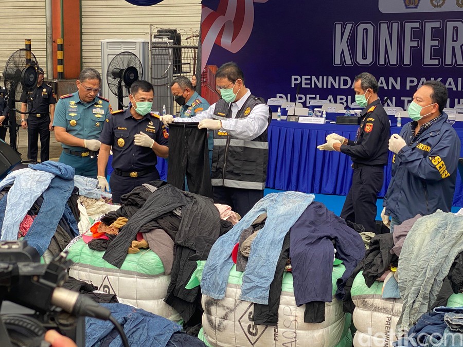 Bea Cukai Gagalkan Peredaran 43 Kontainer Pakaian Bekas Ilegal Senilai Rp 37,5 Miliar