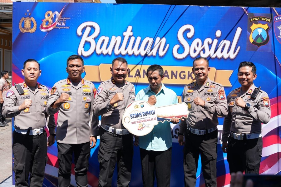 Gotong Royong dalam Rangka HUT Ke-80, Polresta Sidoarjo Sulap Rumah Tak Layak Huni Jadi Tempat Tinggal yang Nyaman