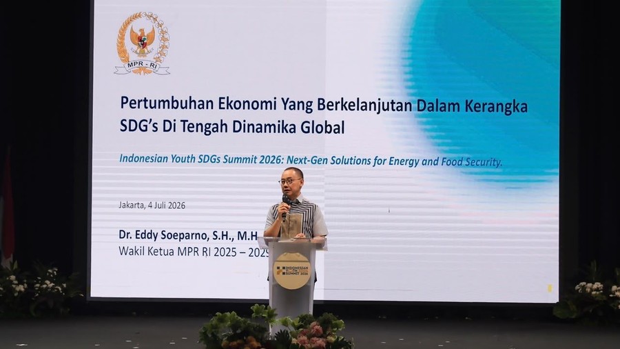 Jakarta, Beritadua.com – Wakil Ketua MPR RI Eddy Soeparno menyerukan agar ketahanan energi dan pangan diposisikan sebagai investasi strategis jangka panjang dalam mendorong target pertumbuhan ekonomi nasional hingga 8 persen. Seruan itu mengemuka di tengah meningkatnya tekanan global akibat krisis iklim dan eskalasi ketegangan geopolitik yang mulai mengganggu rantai pasok internasional serta stabilitas ekonomi.