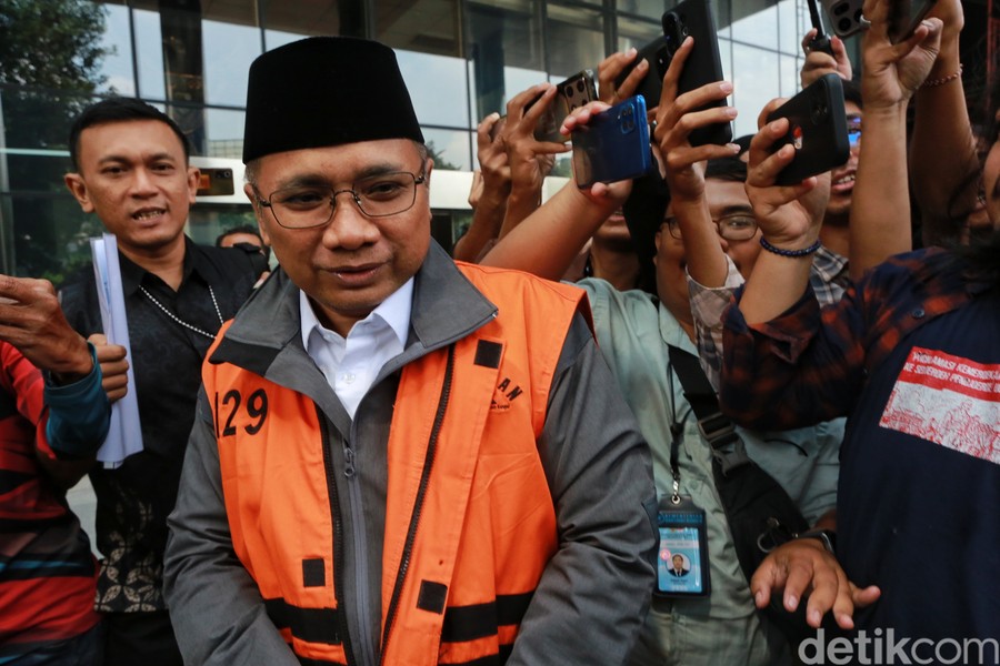 KPK Ungkap Eks Menag Yaqut Jalani Operasi Usai Sakit Saluran Pencernaan