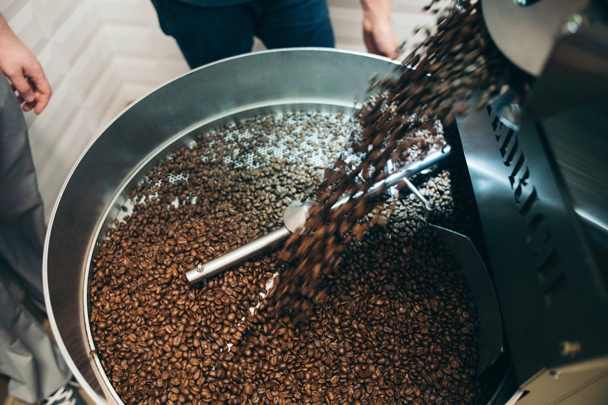 Mengungkap Seni dan Ilmu di Balik Roasting Kopi: Dari Biji Hijau Menuju Cangkir Sempurna