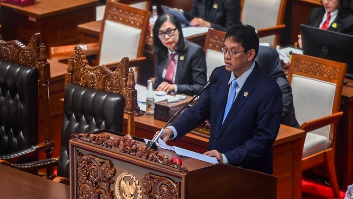 JAKARTA — Pemerintah Pusat menegaskan komitmennya untuk segera menindaklanjuti seluruh temuan yang disampaikan oleh Badan Pemeriksa Keuangan (BPK) terkait pengelolaan anggaran negara. Komitmen ini disampaikan langsung oleh Menteri Keuangan Purbaya Yudhi Sadewa dalam forum resmi parlemen.