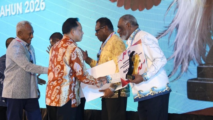 Kemendagri Beri Penghargaan bagi Daerah Berprestasi di Regional Papua