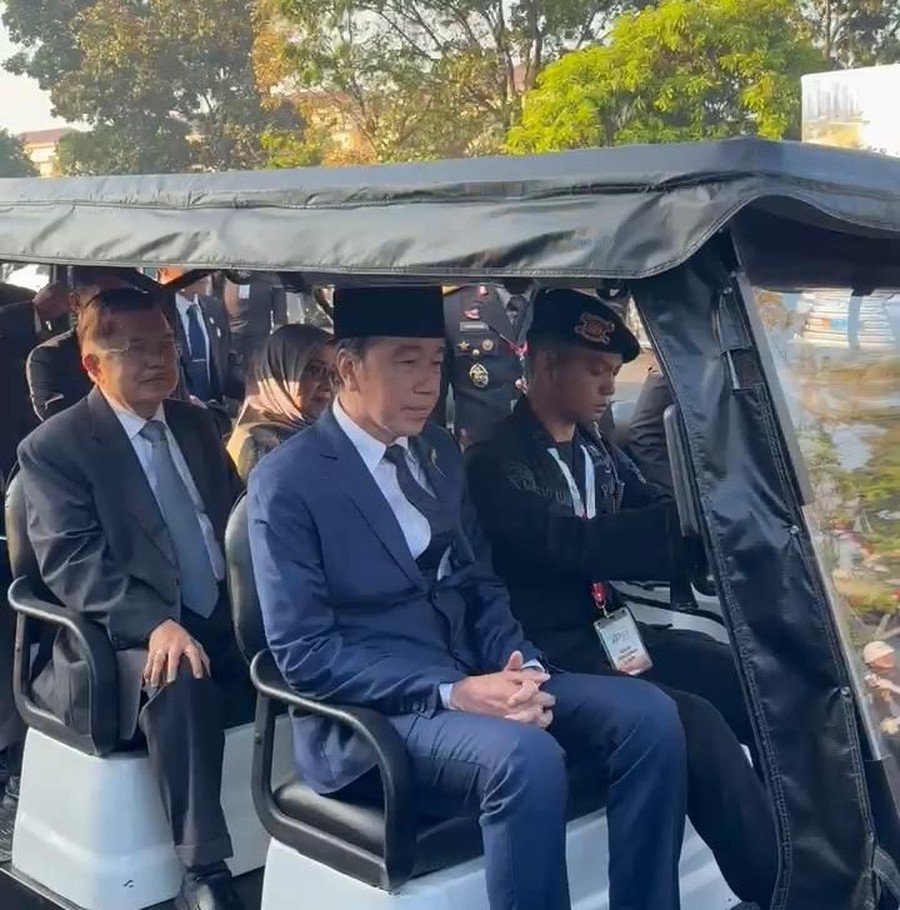 Momen Akrab Jokowi-JK di Hari Bhayangkara: Naik Buggy Car Bareng-Duduk Semeja