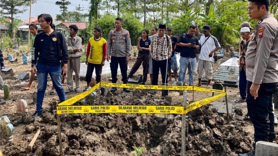 Warga Brebes Geger Makam di TPU Grinting Dibongkar Orang Tak Dikenal