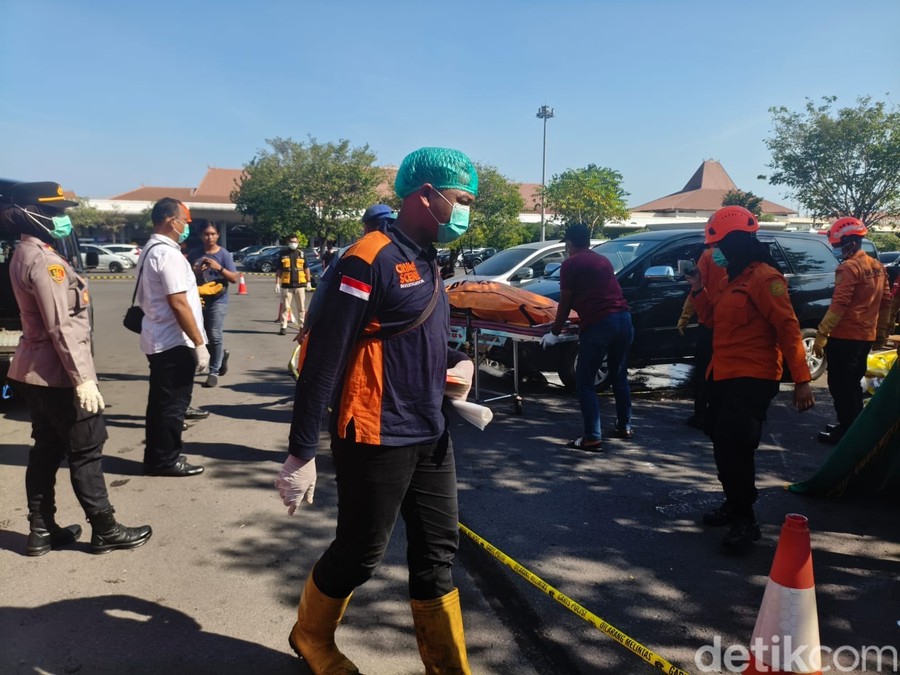 Mobil Pelat Merah Berisi Mayat Wanita 4 Hari Terparkir di Bandara Juanda