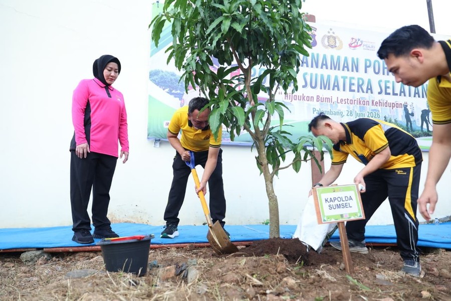 Polda Sumsel Luncurkan Gerakan Tanam 10.000 Pohon Sambut Hari Bhayangkara