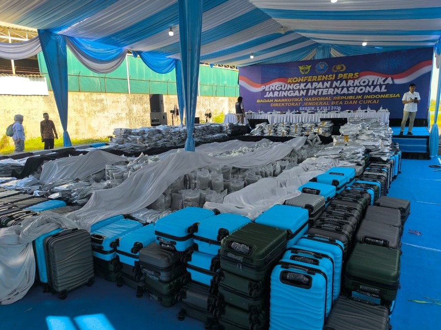 BNN Buru WN Malaysia dan China Pengendali 3,37 Ton Kuncup Ganja