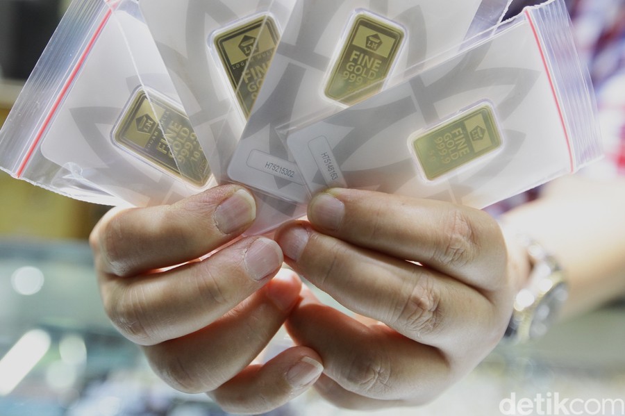 Harga Emas Antam Terjun Bebas, Buyback Anjlok Rp 67.000 per Gram