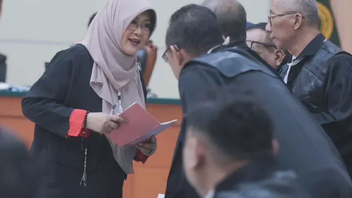 Dokter Tifa Jalani Sidang Dakwaan Pencemaran Nama Baik Jokowi